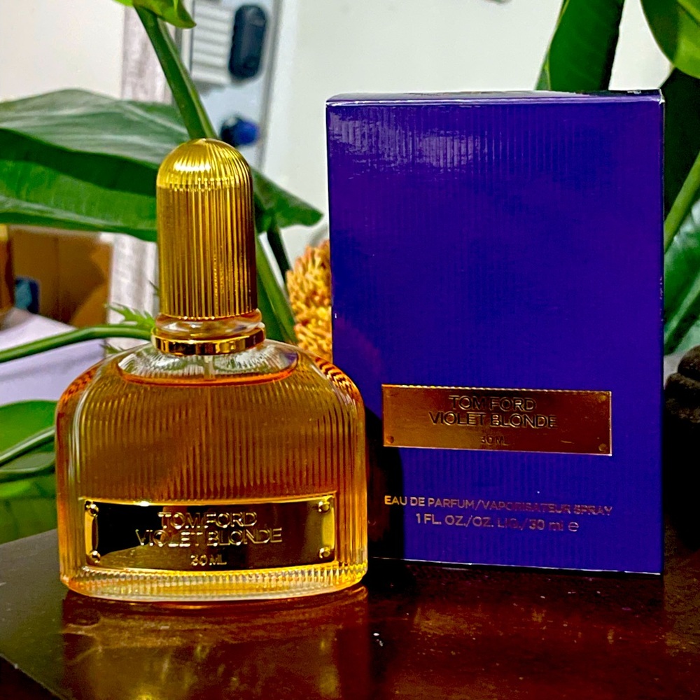 Tom ford Violet blonde sprayed 3x but bottle is still almost full w box